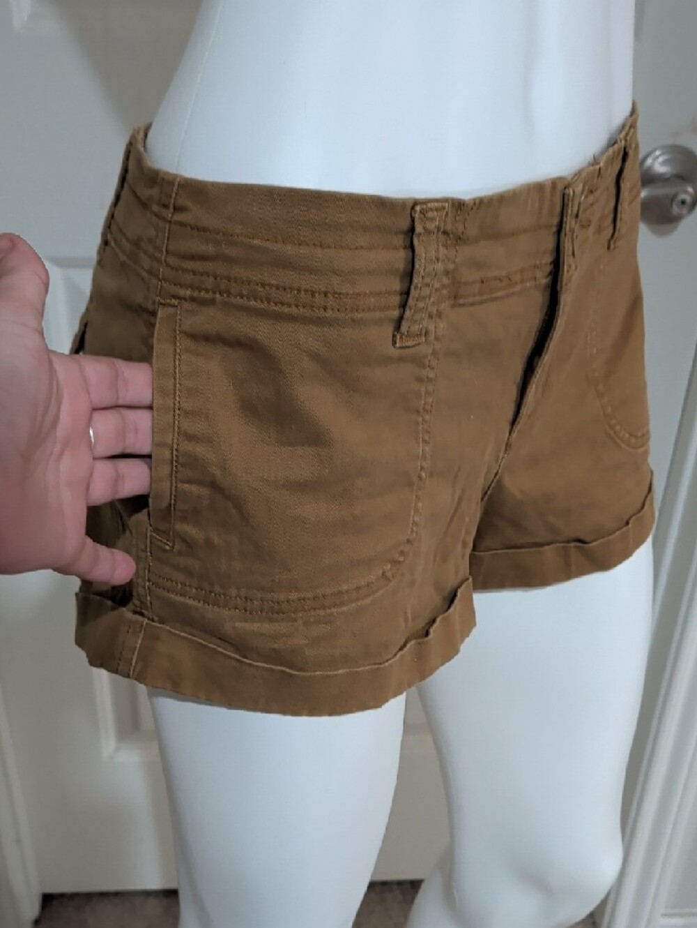 Hollister High-Waist Folded Hem Shorts - Brown/Tan Women's 29 - Picture 2 of 7